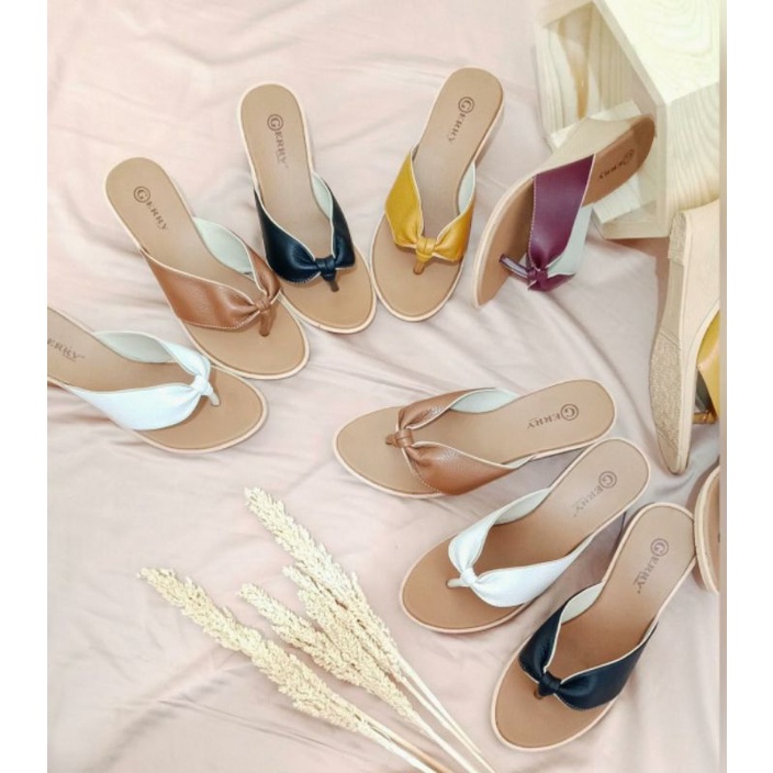 Wedges Kulit Wanita