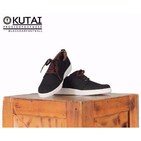 Sepatu Sneakers Skate Kanvas Pria Original