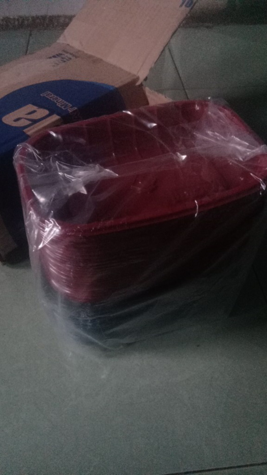 Mika Kotak Kue Sedang Red Black + Tutup Merek Hayco Harga 1 Pack Isi 50 Pcs