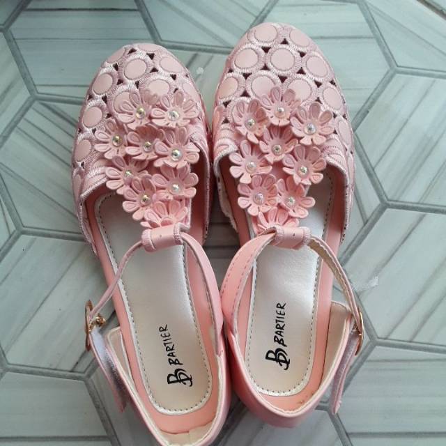 Sepatu sendal anak perempuan. SEPATU BALET. Sepatu lucu.