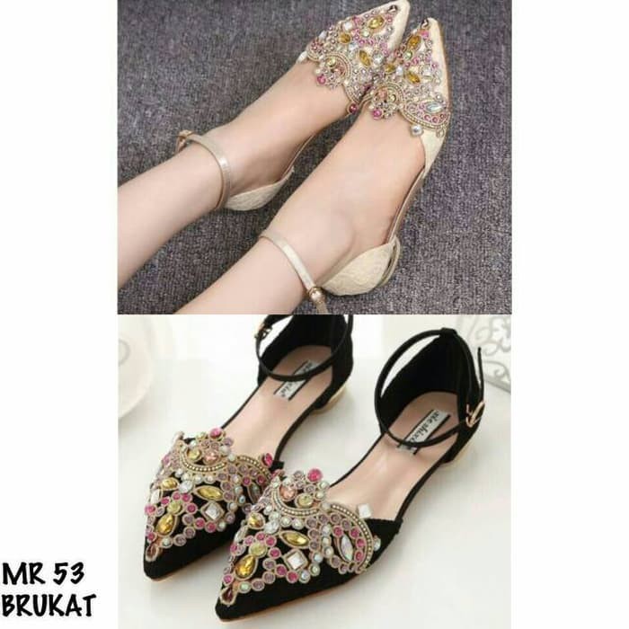 Flat shoes model brukat