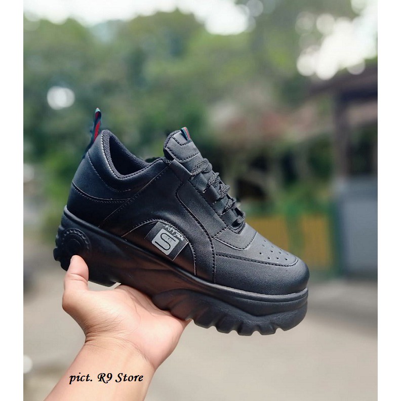 R9 Sepatu Wanita Sneaker AMBASADOR