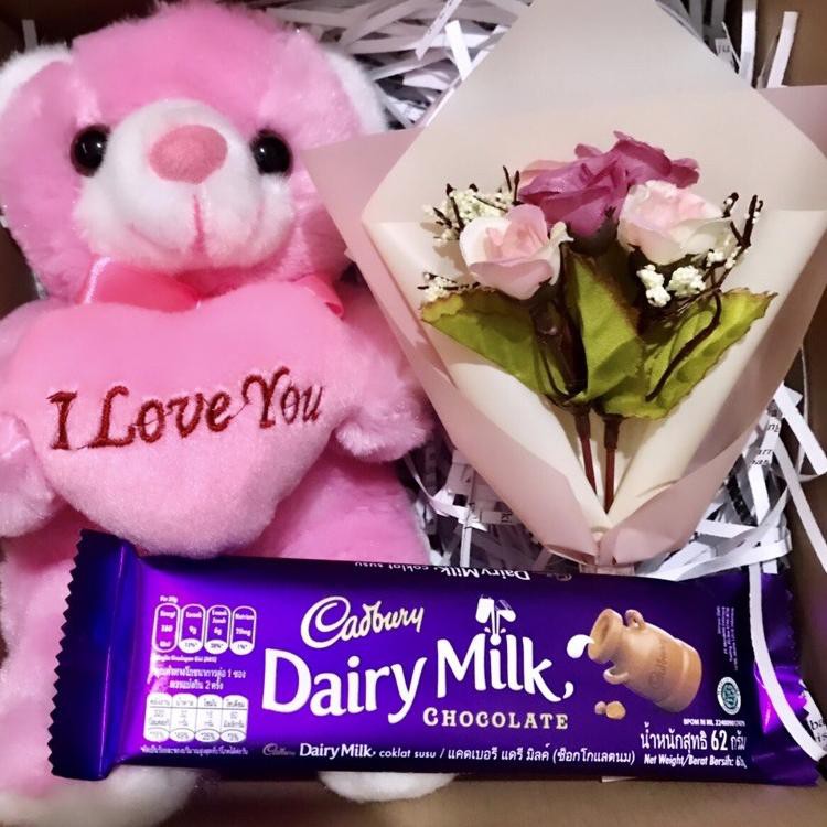 

MacAm25 Kado Anniversary / Hadiah Ulang Tahun / Hampers Boneka Teddy / Kado Valentine / Kado Pacar.p