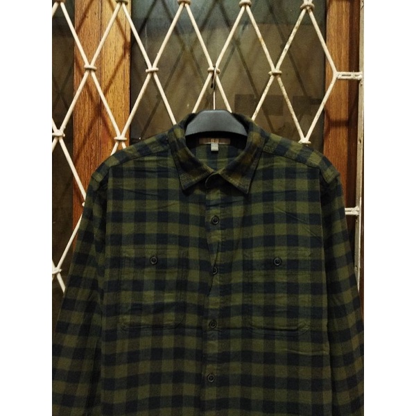 kemeja soft flannel uniqlo second original L kemeja kasual pria murah terlaris