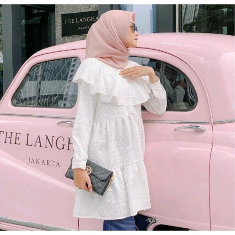 Esme Blouse white by Vanilla Hijab