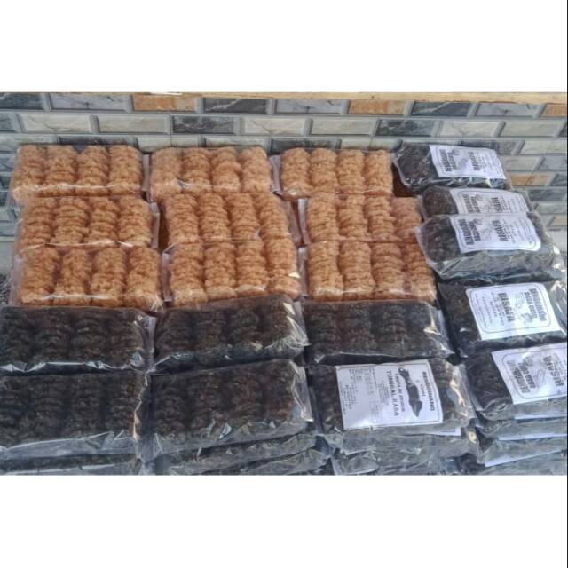 

Rengginang cumi, bawang, trasi, udang khas situbondo