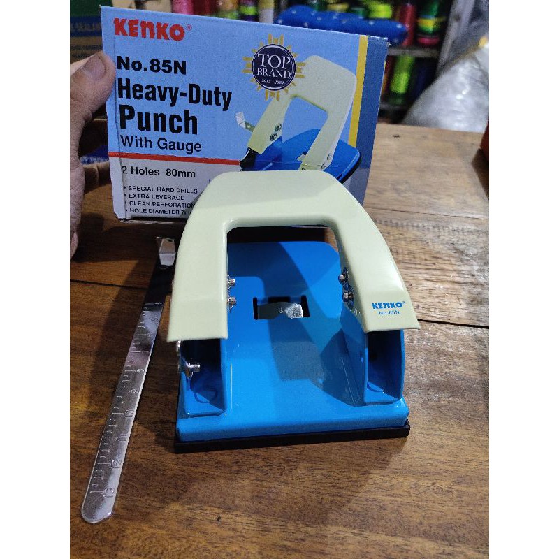 

Pembolong kertas no 85 Besar