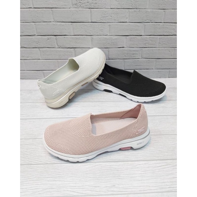 New Sepatu Wanita Skechers gowalk 5 blessed size 36 - 39