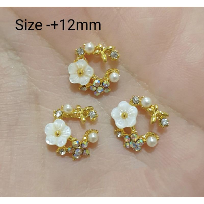 CHARM NAIL GARDEN FLOWER WHITE / HIASAN KUKU / HIASAN TASBIH DIGITAL