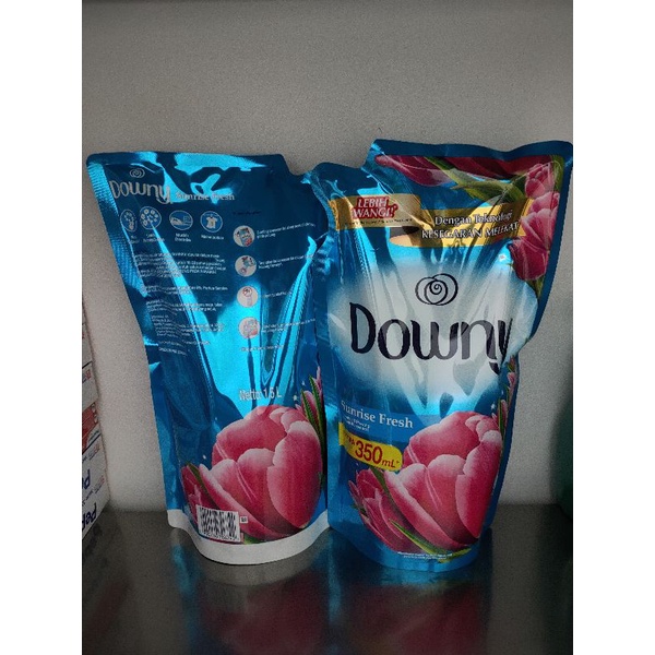 Downy Pewangi Pelembut Pakaian Sunrise Fresh 1.5Liter