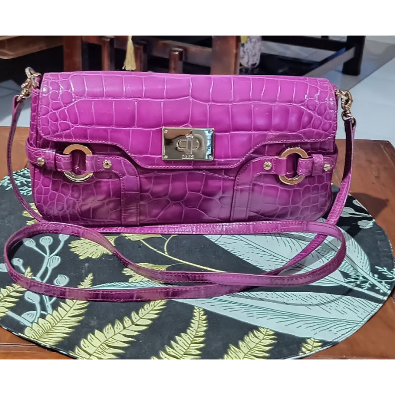 Sling Bag Kulit Asli Daks (Preloved)