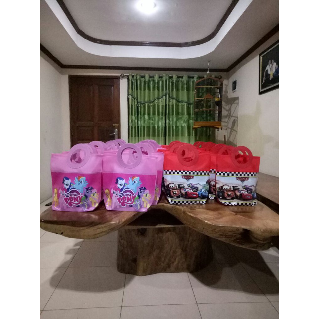 FLASH SALE Tas Ultah Pegangan Bulat Promo Tas Souvenir unik Ulang Tahun Murah Unik Goodie Bag Teralaris