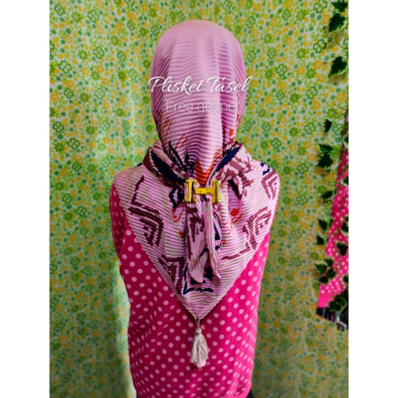 Segiempat motif tasel plisket free gesper by Umama Scarf
