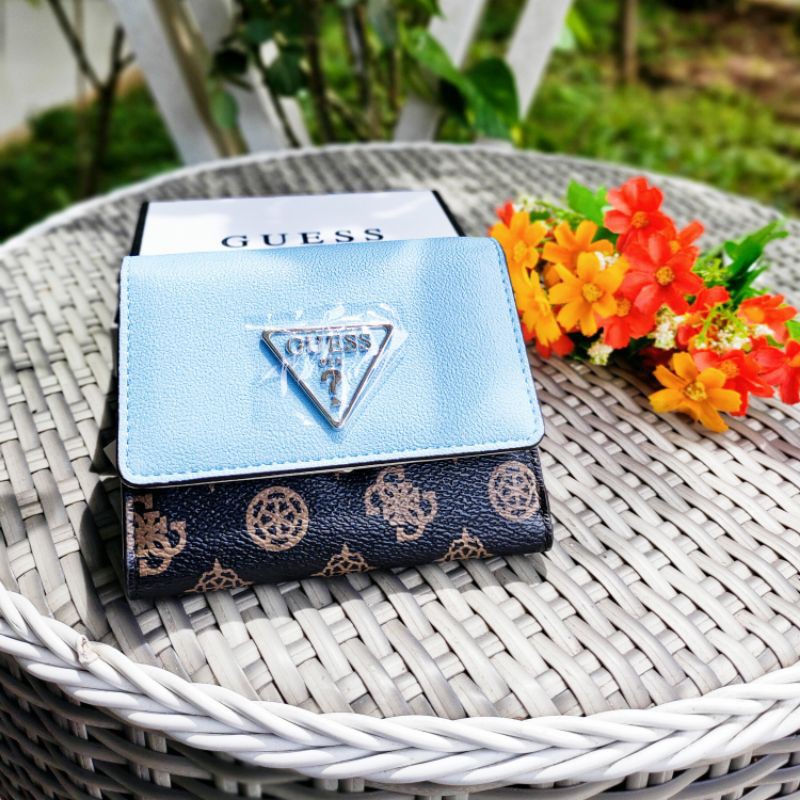 GUESS Dompet lipat kecil Maddy