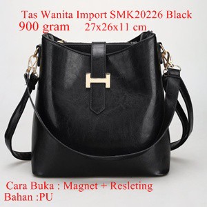 Tas Wanita Import SMK20226 Black Tas Selempang Cewek Tas Slingbags Tas Tali Panjang Hitam