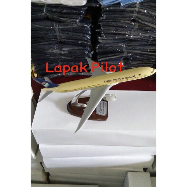 Miniatur Pesawat 777 Saudi Arabia