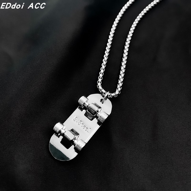 Kalung Titanium Steel Liontin Skateboard Hip Hop Trendy