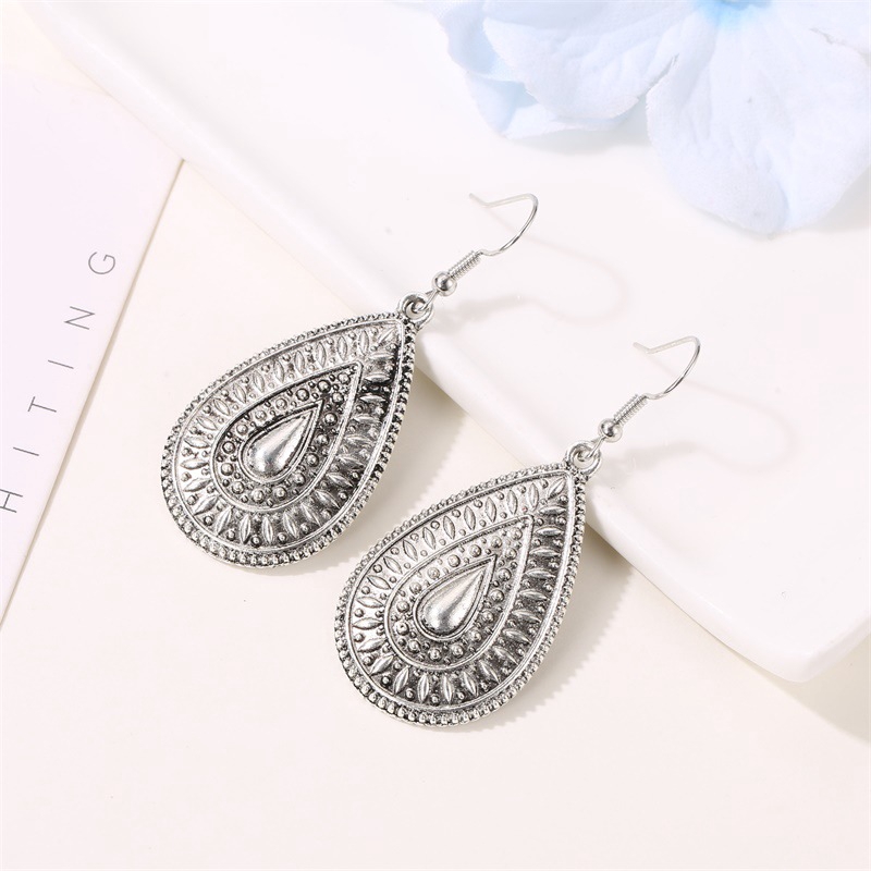 Anting-anting aksesoris fashion Anting-Anting Terukir Retro Peacock Tail Gaya bohemian