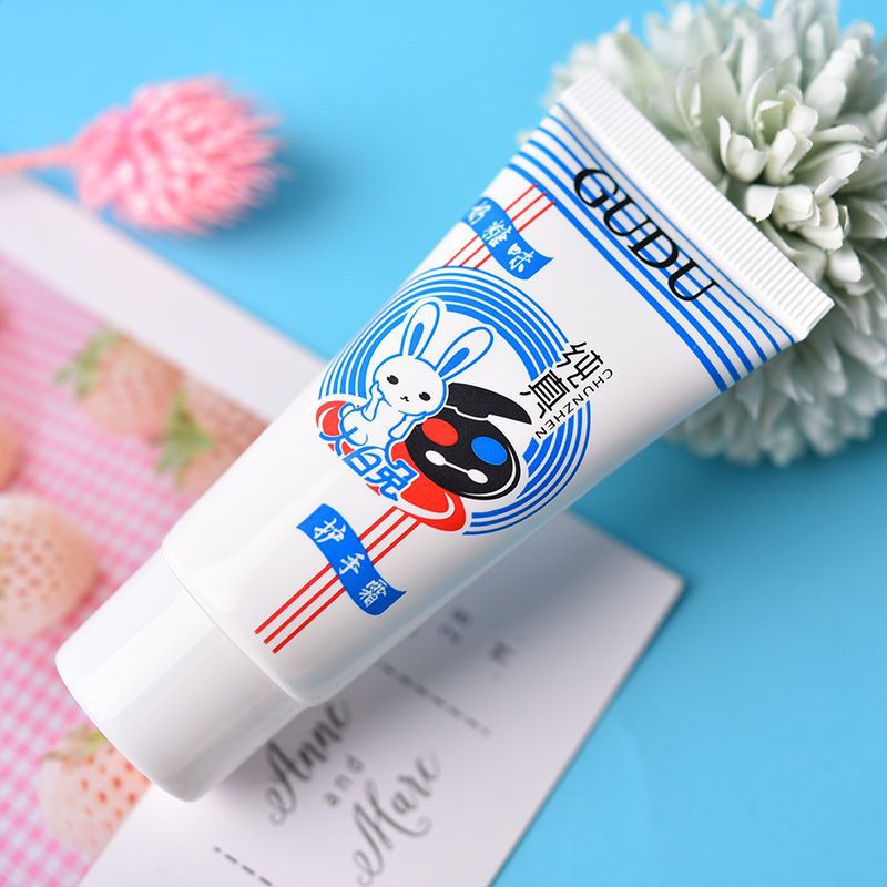 大白兔护手霜 HAND CREAM WHITE RABBIT 40ML UNTUK MELEMBABKAN DAN MENCERAHKAN KULIT