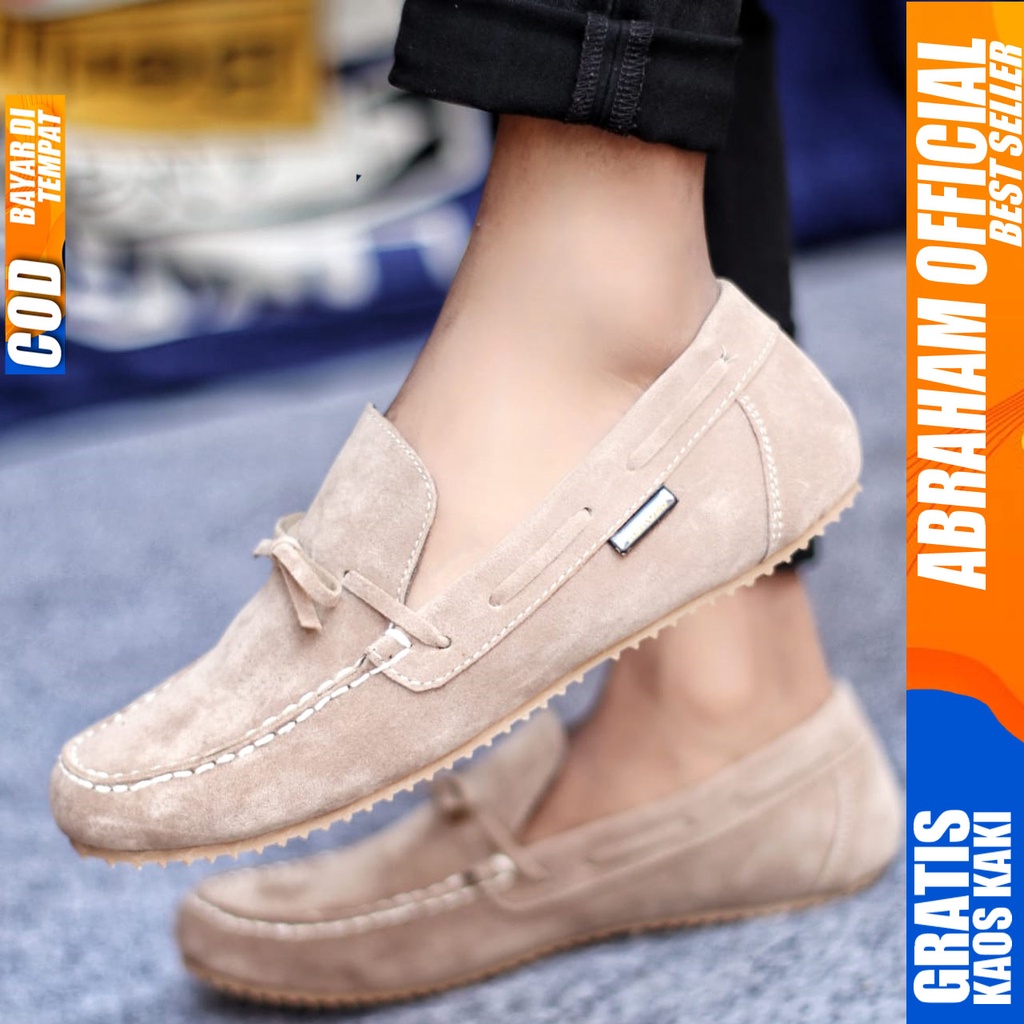 Sepatu Slip on Pria Santai Casual Formal Suede Kerja Kantor Kuliah Kondangan Hitam Keren Terbaru