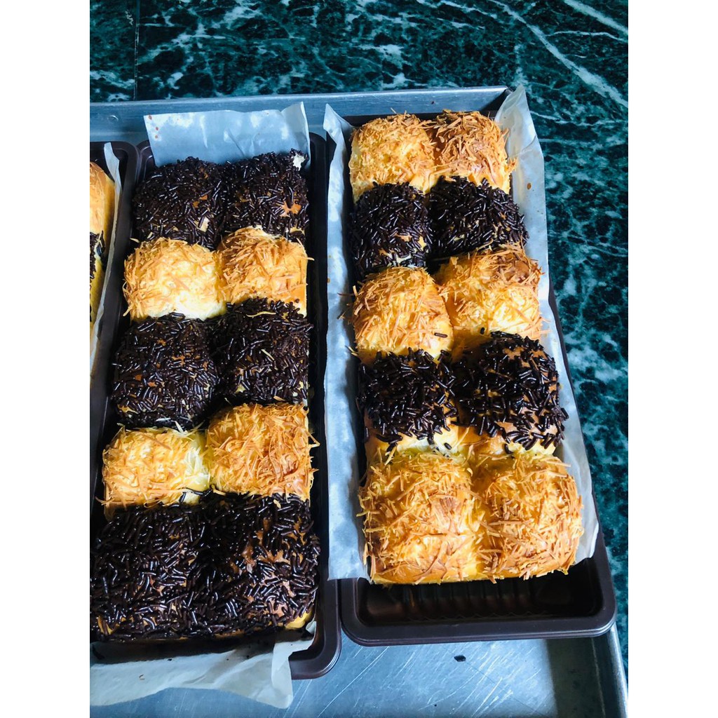 

ROTI SOBEK COKLAT KEJU