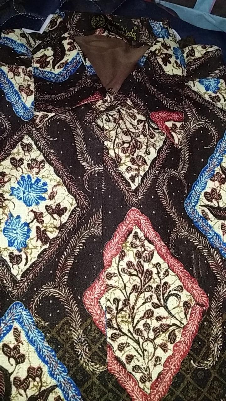 Arjuna Weda Kemeja Batik Belah Ketupat