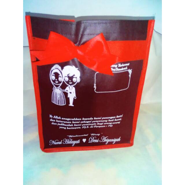 

Souvenir undangan tas spunbond FREE SABLON (minim 100pcs)