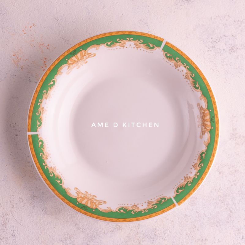 Piring makan lontong keramik omega 9.25" motif mahkota hijau winston