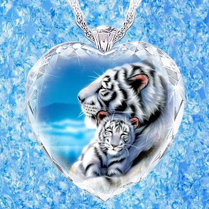 Kalung Dengan Liontin Kristal Bentuk Hati Motif Harimau Putih Untuk Wanita