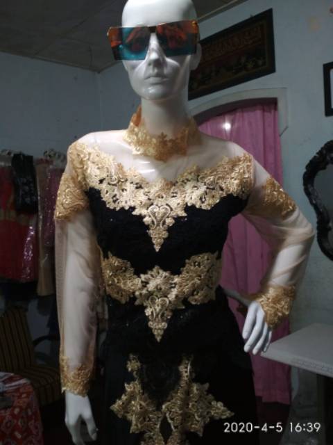 Baju pengantin beludru adat jawa