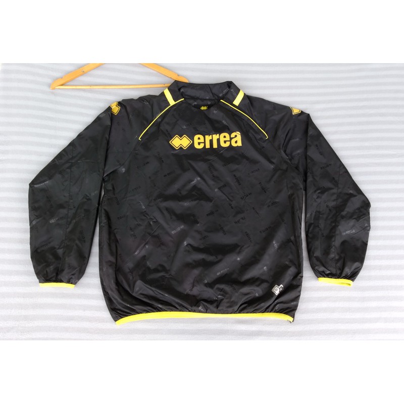 JAKET OLAH RAGA - JACKET SPORTS ERREA HITAM BEKAS UKURAN XL