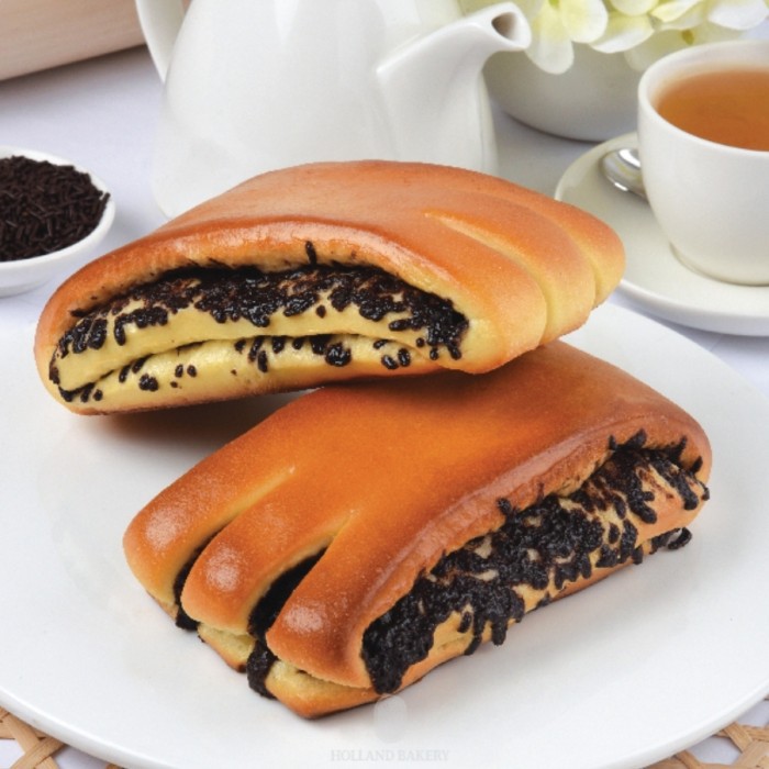 

Roti Coklat Susu by Holland Bakery