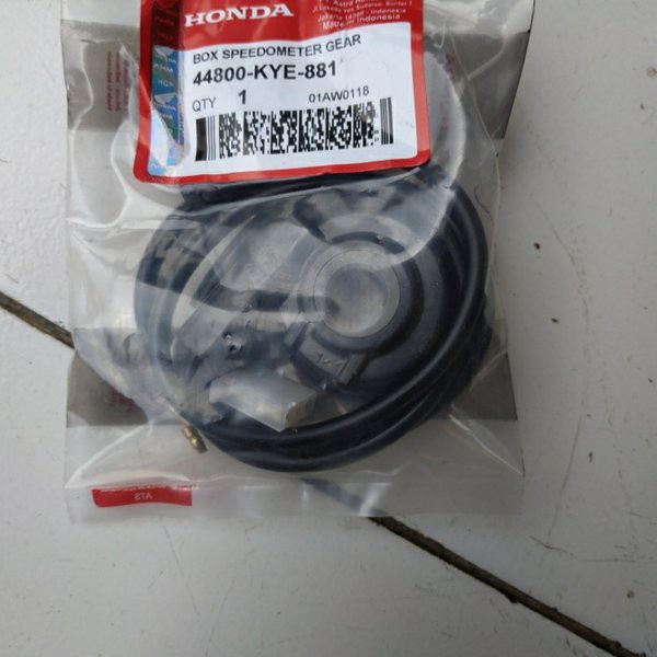 aksesoris GEARBOX SPEEDOMETER -SENSOR SPEEDOMETER MEGAPRO NEW-VERZA -CB 150 ORI berkualitas