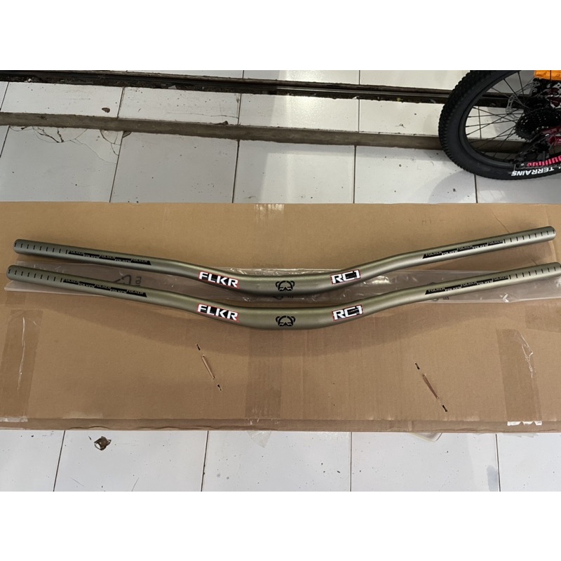 SP18D Handlebar Folker RC1 31.8mm X 800mm Rise 25mm Gold Renthal - Handlebar Stang sepeda Mtb Gunung