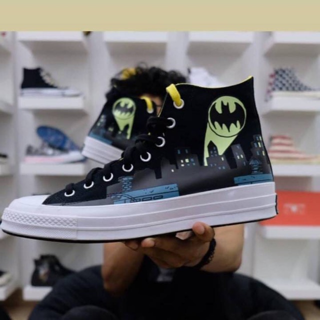 SEPATU PRIA CONVERSE ALL STAR 70s HI X BATMAN CHINATOWN