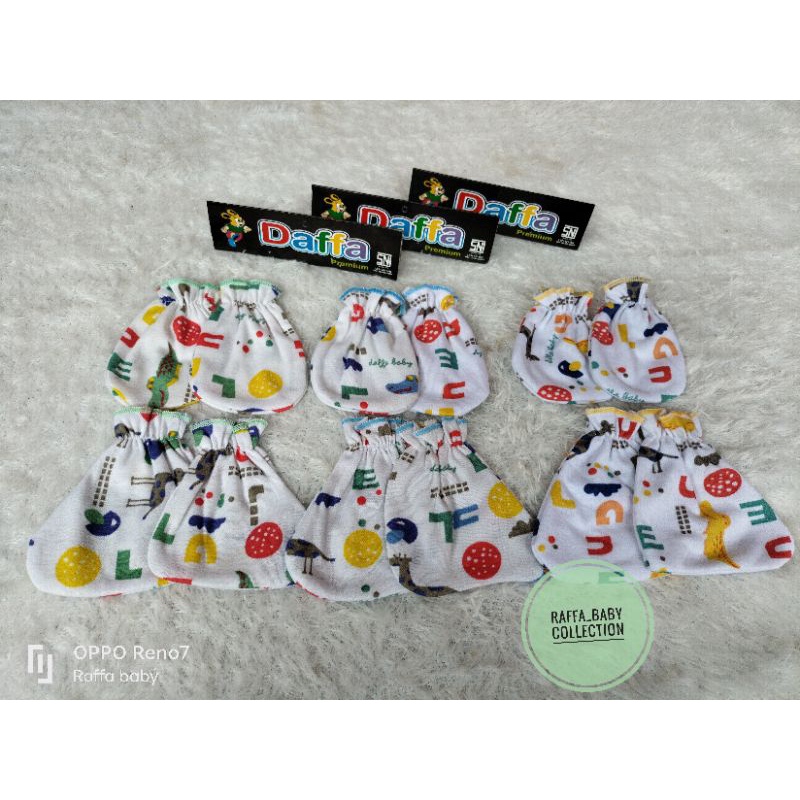 1set sarung tangan&amp;sarung kaki bayi merk DAFFA SNI