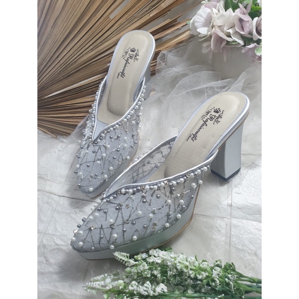 sepatu yasmika silver tinggi 9cm hak tahu