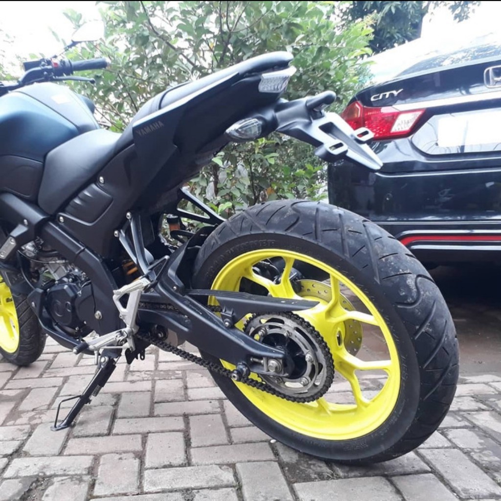Short Fender Yamaha MT15