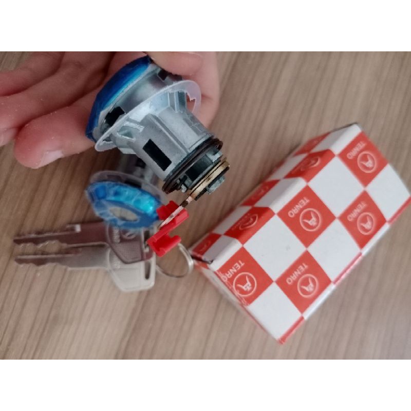 Kunci Pintu / Door Key Mobil Hino Lohan Merek Tenro 1 Set Kiri &amp; Kanan