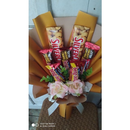 

Bucket Coklat Emas