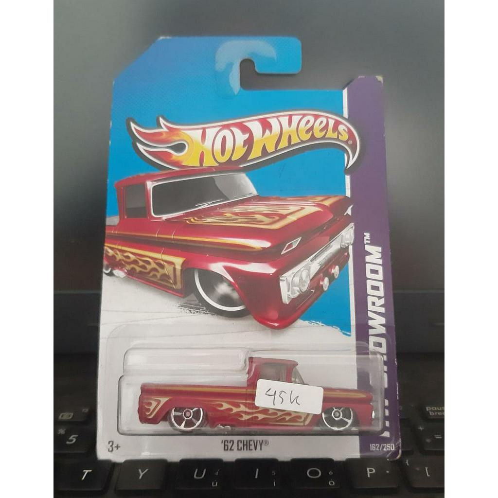 Hotwheels 62 Chevy Merah HW Showroom X1826