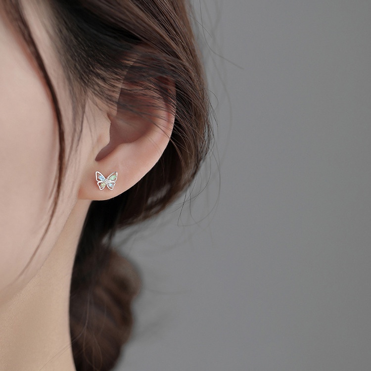 Anting Stud Desain Kupu-Kupu Bahan S925 Silver Gaya Minimalis Untuk Wanita