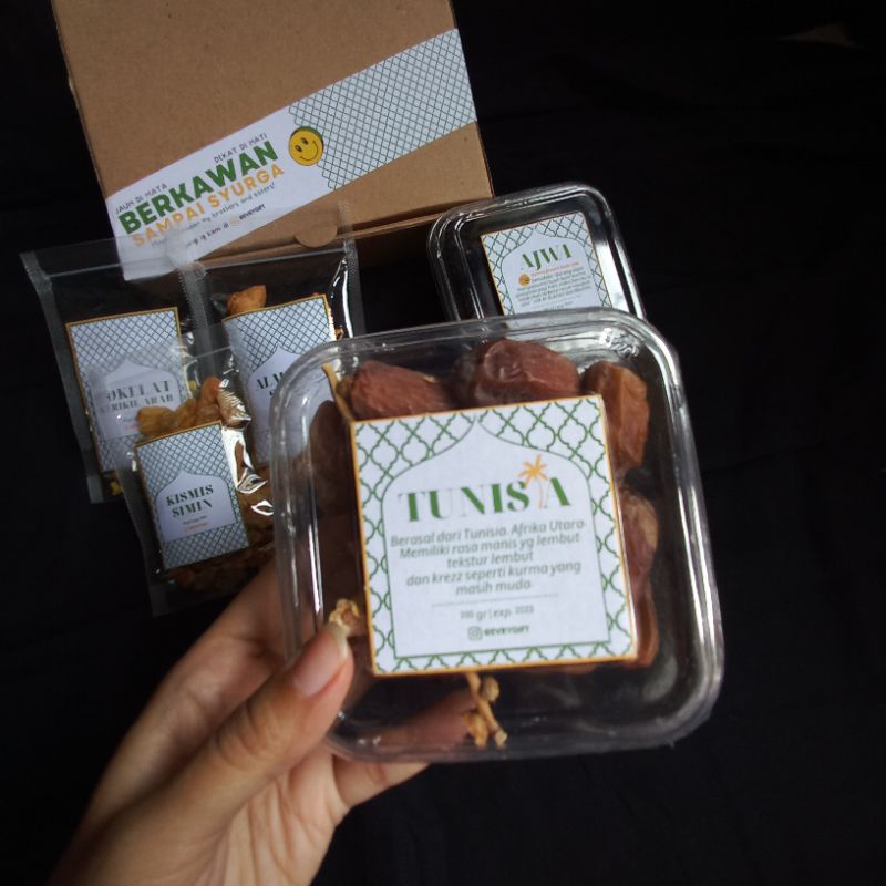 

Kurma Tunisia Tangkai Asli Berkualitas / Kurma Kering / Kurma sejenis Palm Fruit / Kurma Madu Tunisia