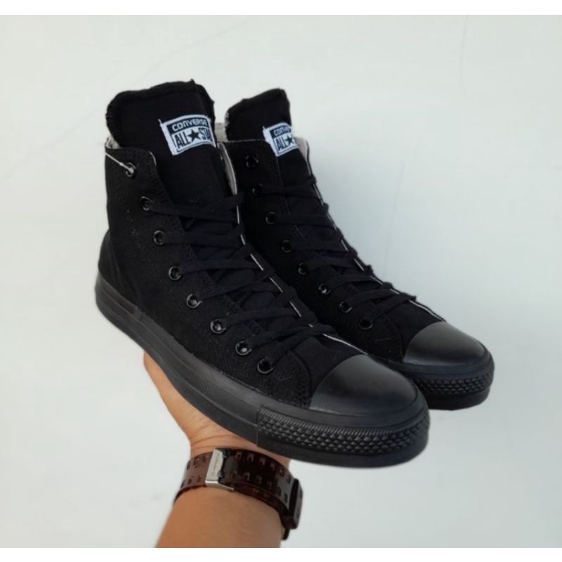 Sepatu high boot