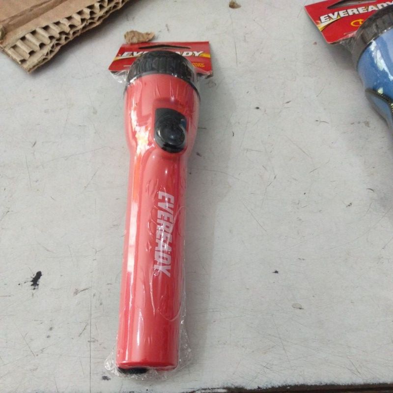 Senter LED eveready. senter kecil. senter besar. senter baterai