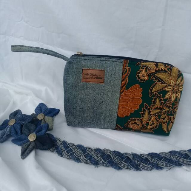 DOMPET KOSMETIK BATIK KOMBINASI BAHAN JEANS