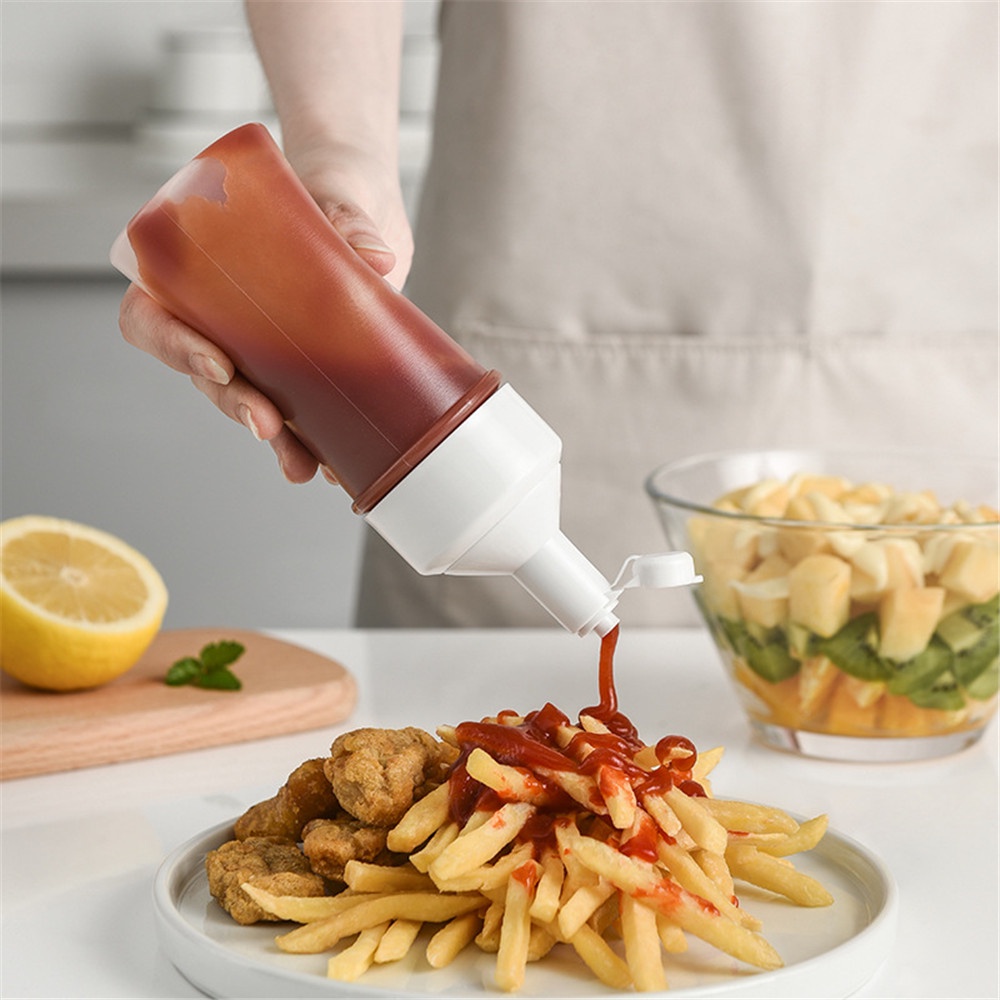 【COD Tangding】Squeeze Oil Can Sauce Bottle Dustproof and Leakproof Squeeze Bottle Kitchen Accessories Gravy Boat Plastic Sauce Vinegar Oil Ketchup Multifunctional Kitchen Tool