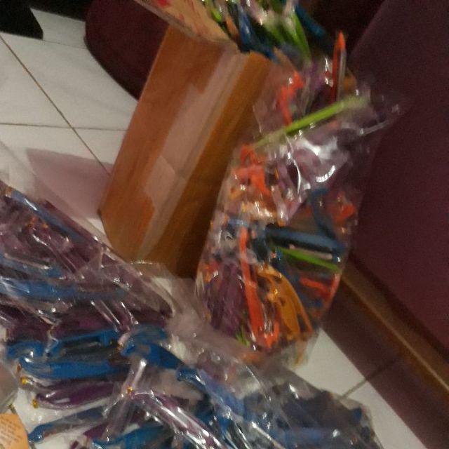 (isi 100pc) Souvenir Pernikahan Pengupas Buah Dan Sayur Pelangi Kemasan Platik (isi 100pc)