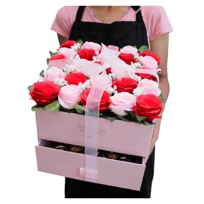 

HADIAH VALENTINE ROMANTIS TERBAIK DENGAN COKLAT FERRERO EXCLUSIVE 2