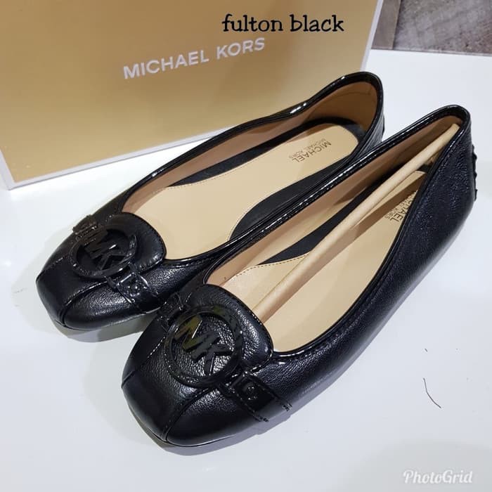 Sepatu Wanita MK Fulton Flat | mail.napmexico.com.mx